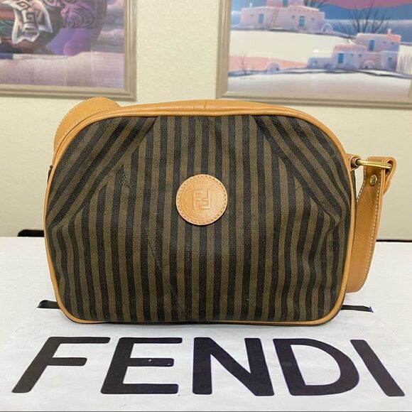 🌺👜FENDI Pequin Shoulder Bag Coated Canvas/Leather - Picture 1 of 13
